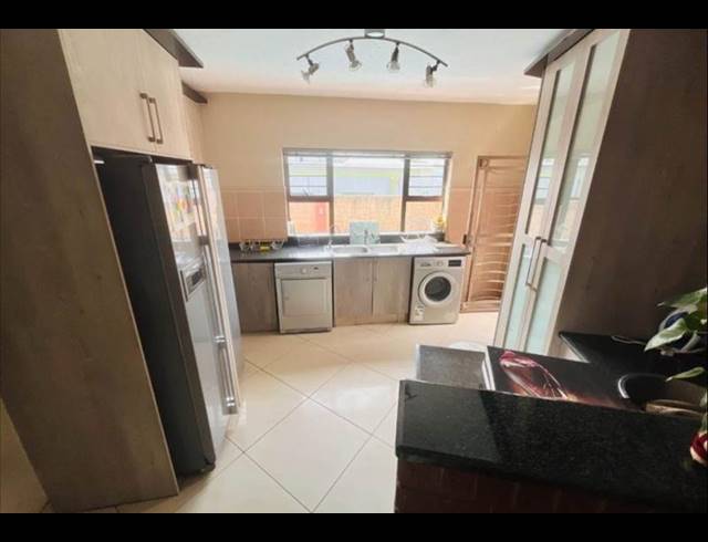 5 BEDROOM HOUSE FOR SALE IN MEYERSDAL